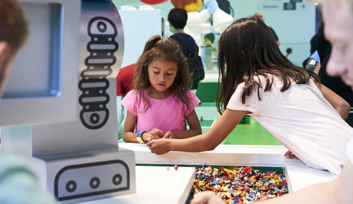 lego house Green Zone_Charactor Creator_01