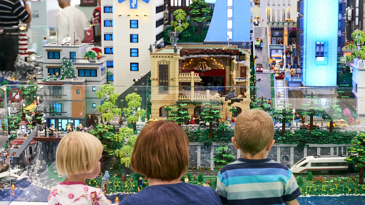 lego house 1