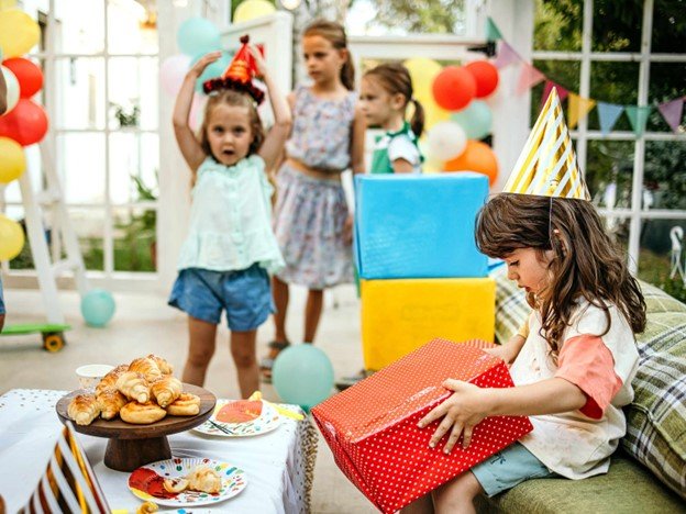 بهترین کادو تولد برای کودک 8 ساله