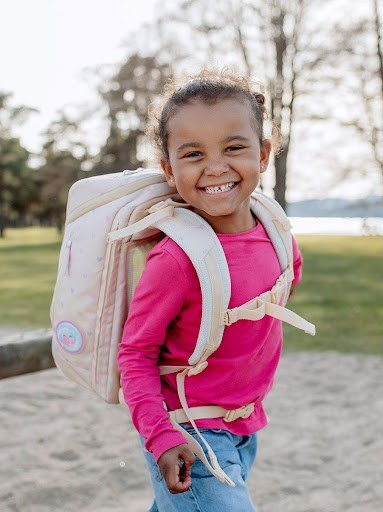 نحوه صحیح حمل کیف مدرسه