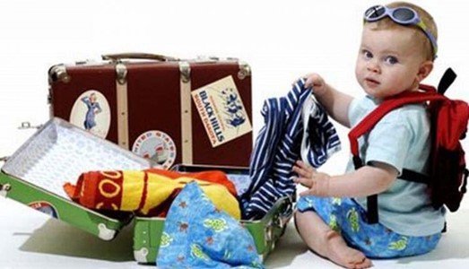 لوازم سفر برای کودک زیر 3 سال