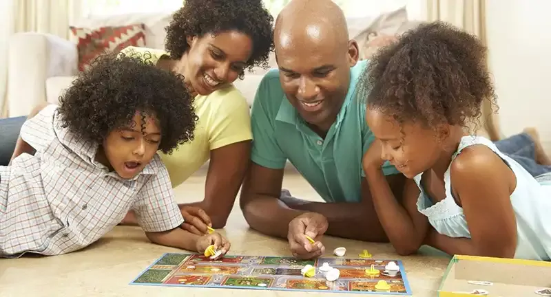 بازی کردن با کودک شش ساله