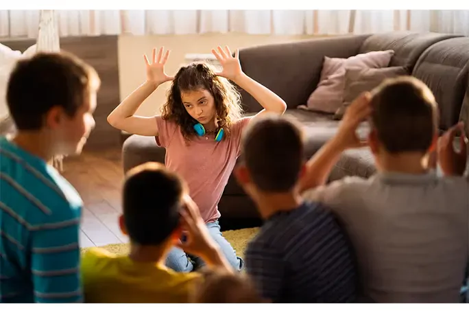 پانتومیم Charades