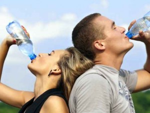 روزانه چقدر آب باید بنوشیم؟راهنمای کامل مصرف آب برای سلامتی