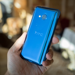 htc-u-play-first-look-aa-2-of-11