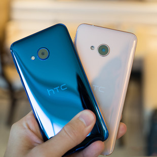 htc-u-play-blue-pink