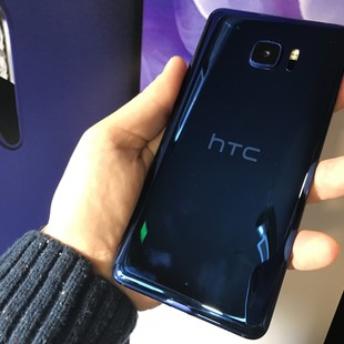 HTC_U_04