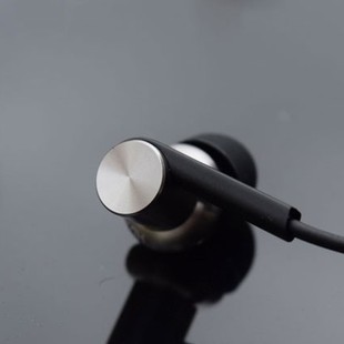 shemshad-xiaomi-piston-iron-dual-audio-driver-edition-earphones-backeardesign