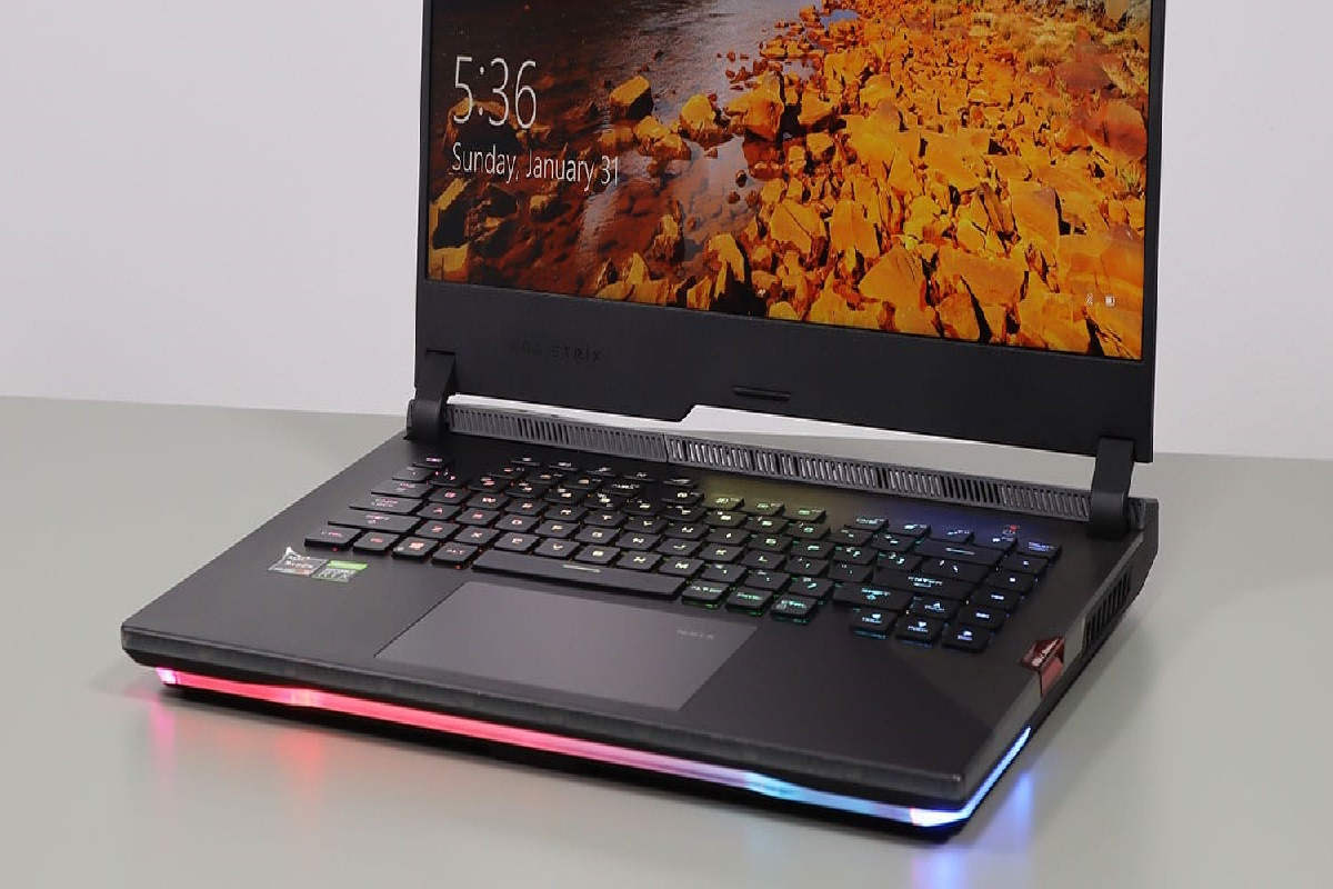 نورهای RGB طراحی شده در بدنه لپ تاپ