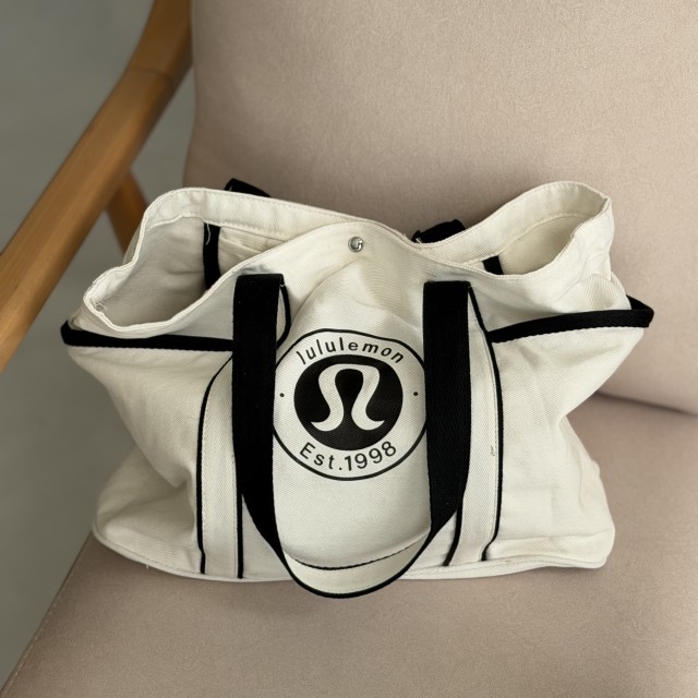 تُت بگ lululemon