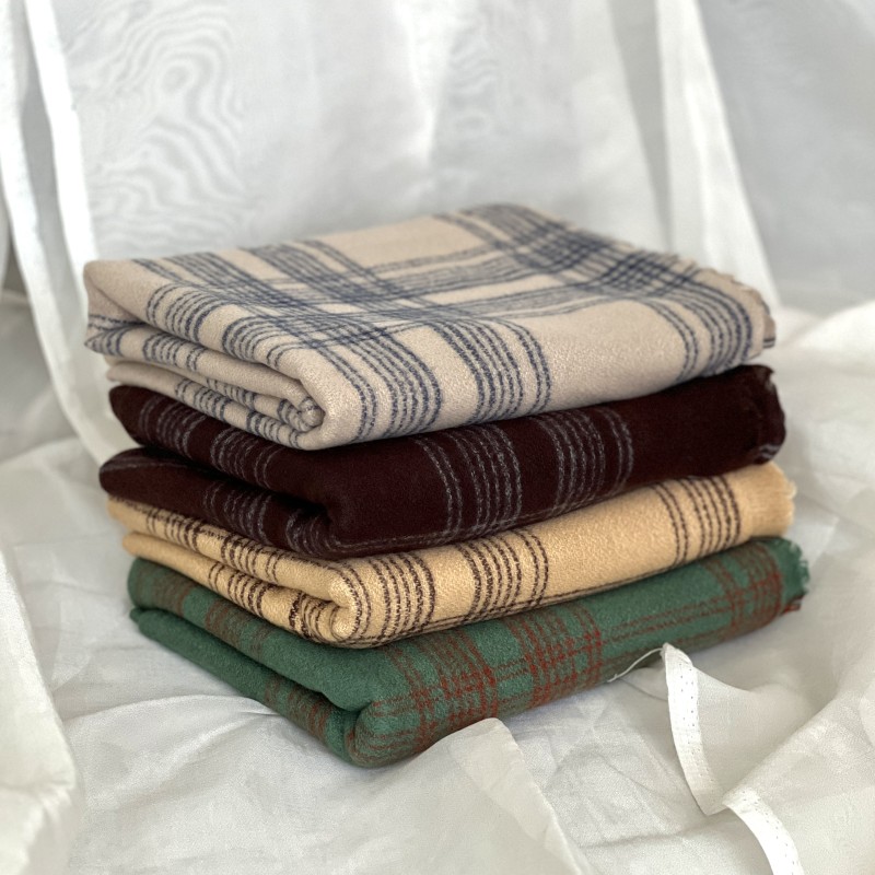 شال موهر Tommy کد 0A6