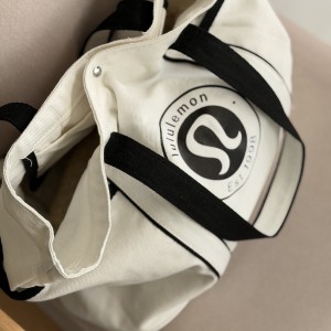 تُت بگ lululemon