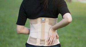 فواید گردنبند و کمربند طبی برای دیسک