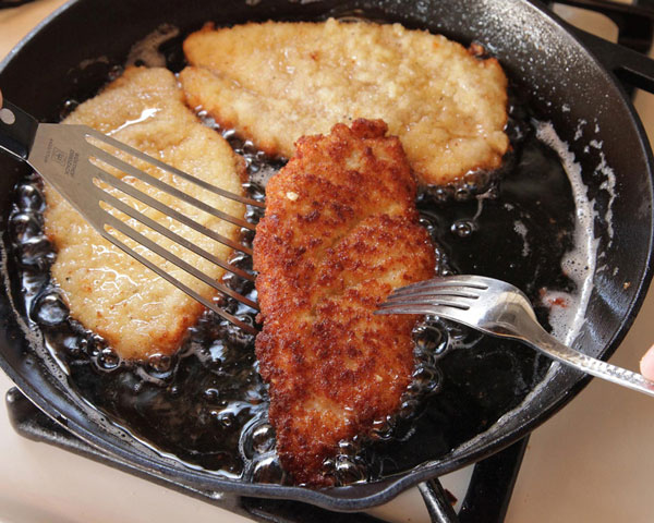 بلایی که مصرف روزانه غذا‌های سرخ کردنی به جانتان می‌اندازد