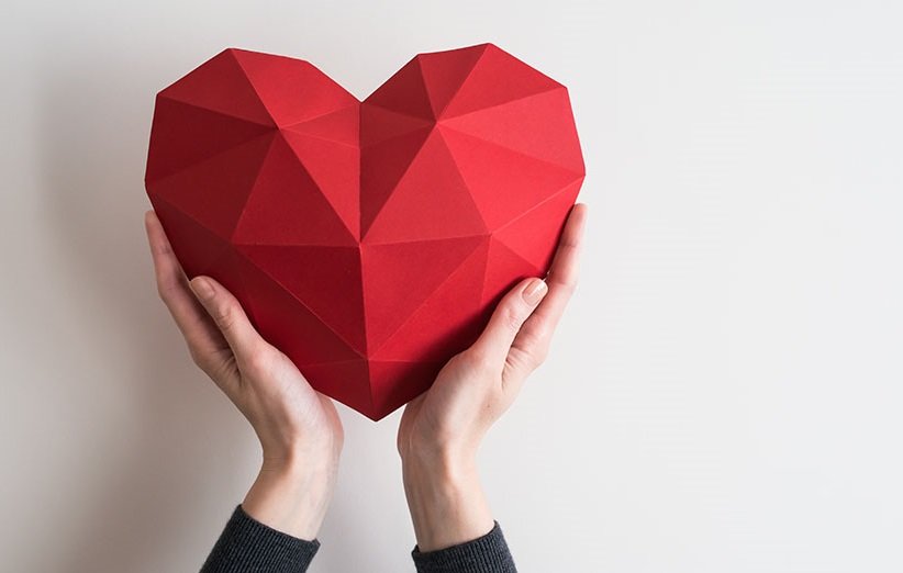 اعتیاد به عشق چیست و چه نشانه‌هایی دارد؟