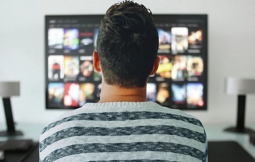 تماشای‌ بی‌وقفه‌ی یک سریال با مغز شما چه می‌کند؟