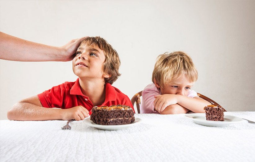 چرا والدین بین فرزندان خود فرق می‌گذارند؟