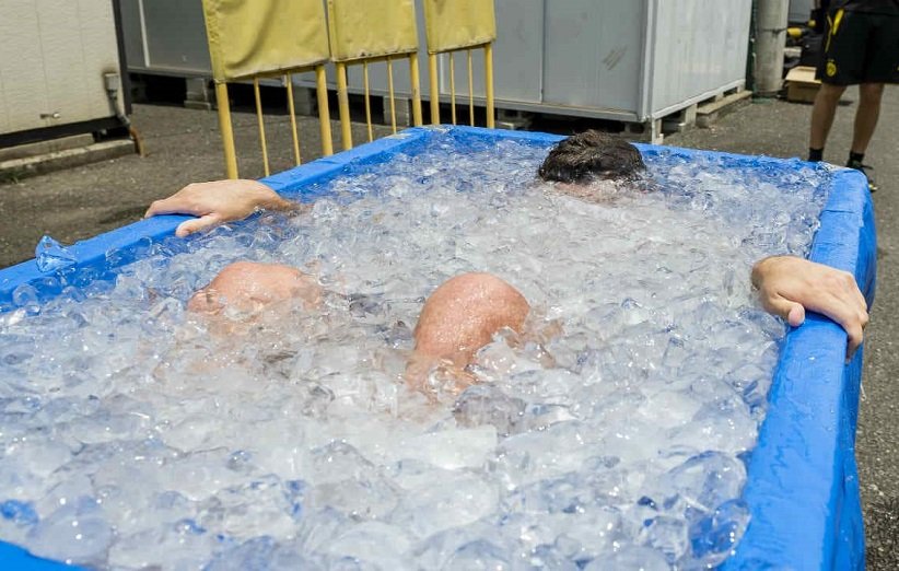 ۷ فایده‌ی باورنکردنی حمام یخ که نمی‌دانستید