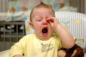 اختلال خواب در کودکان؛ علائم، خطرات، انواع و روش‌های درمان