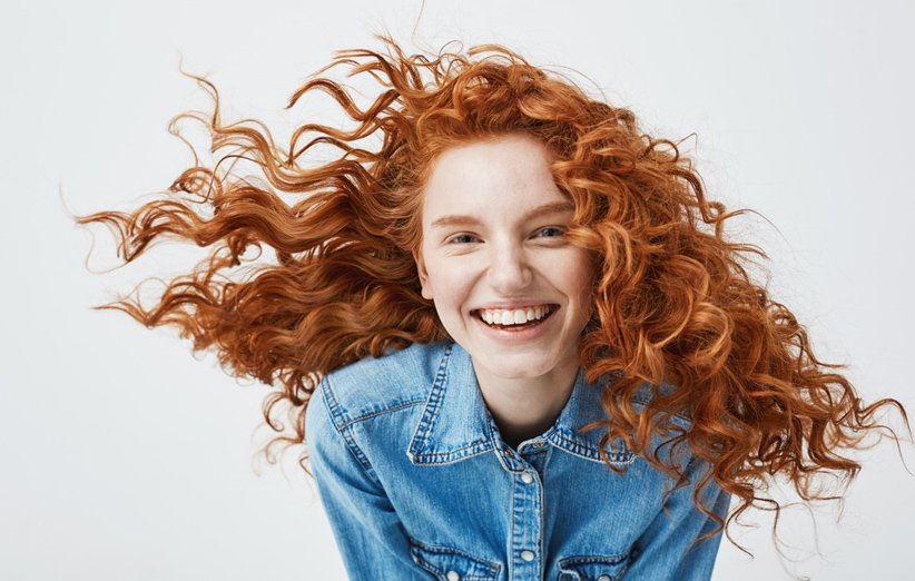 هر آنچه درباره‌ی مراقبت از موی فر باید بدانید