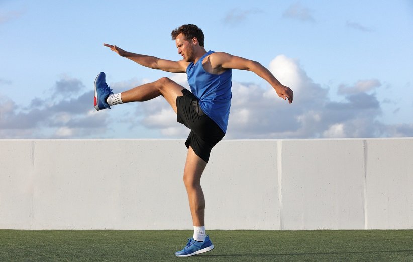 ۳ فایده‌ی حرکات کششی پویا و تمرین‌هایی برای شروع