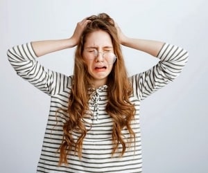 گریه هنگام عصبانیت؛ علت، مزایا و معایب، روش مدیریت آن