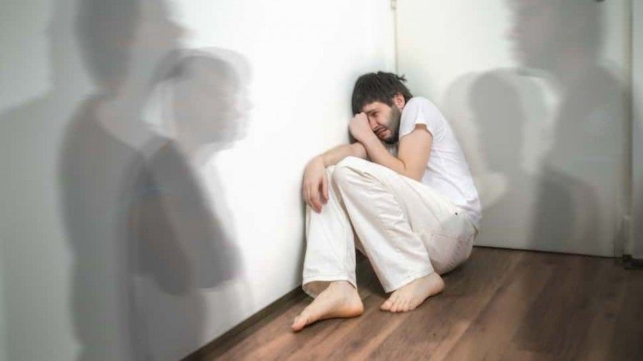 هذیان چیست؛ انواع، نشانه‌ها، روش درمان