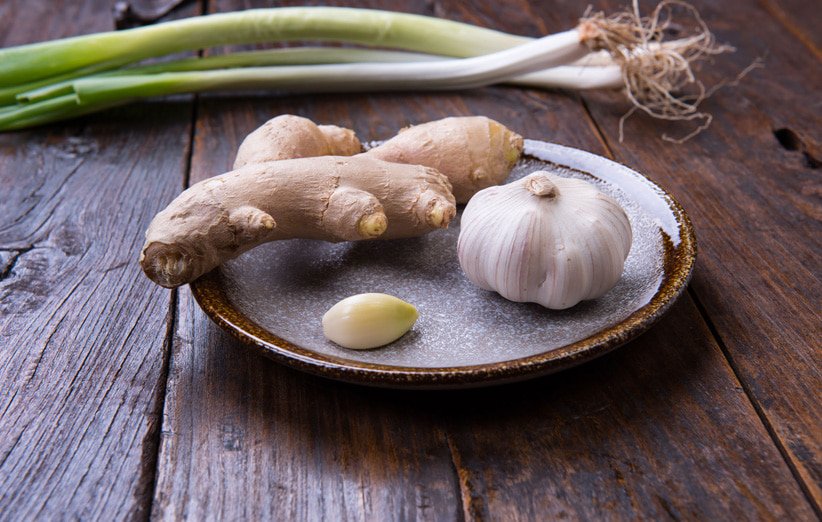 ۷ خاصیت باورنکردنی ترکیب سیر و زنجبیل