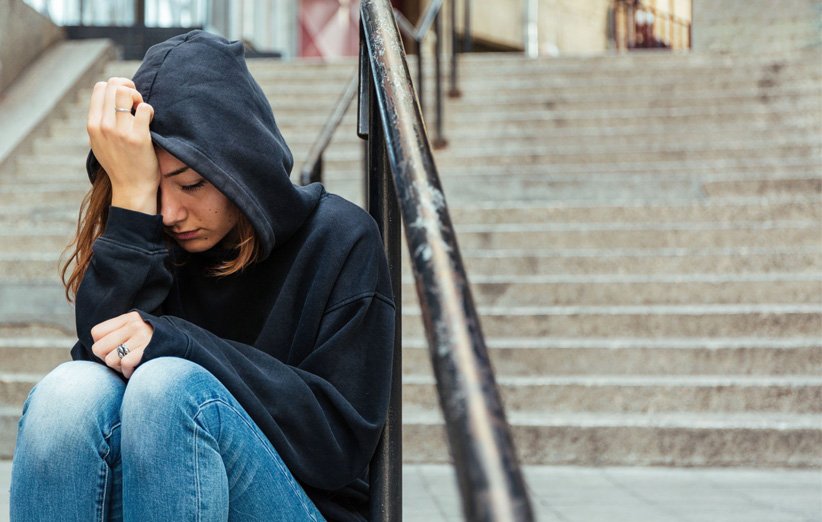 افسردگی شدید چیست؟ (علائم، دلایل، تشخیص و درمان)