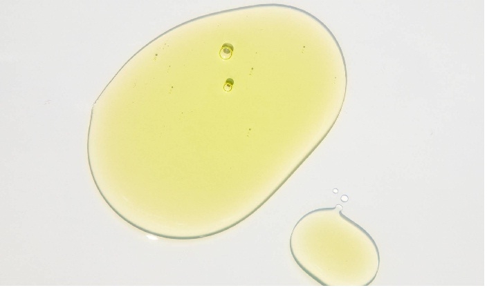 چگونه فاسد شدن سرم ویتامین سی را تشخیص بدهیم؟