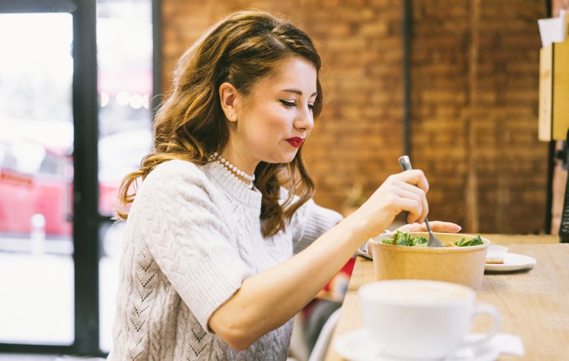 رژیم غذایی لوپوس؛ لیست غذاهای مفید و مضر و تأثیر آن روی علائم بیماری