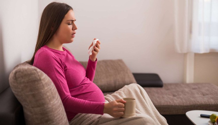 مصرف شربت ضد سرفه در بارداری مفید است یا مضر؟