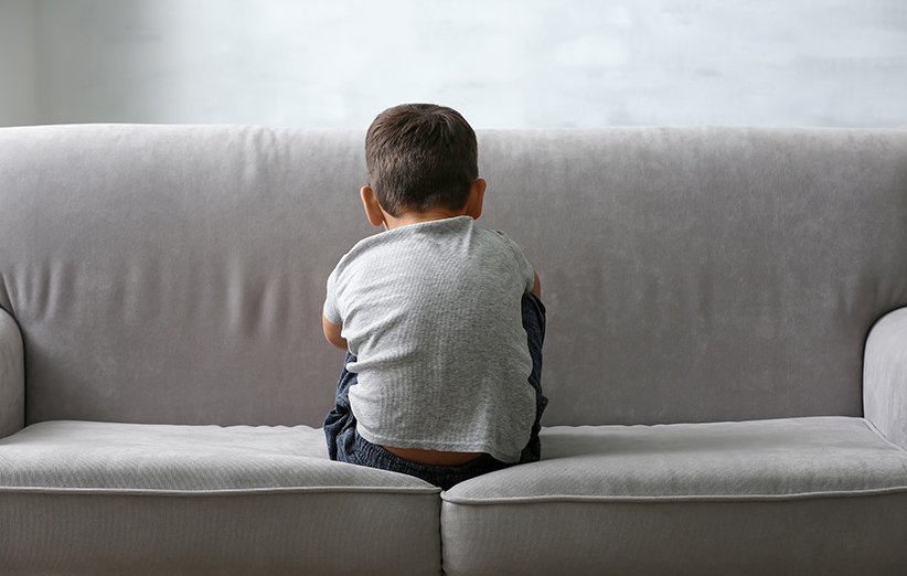 افسردگی در کودکان؛ علائم، دلایل، انواع و روش‌های درمان