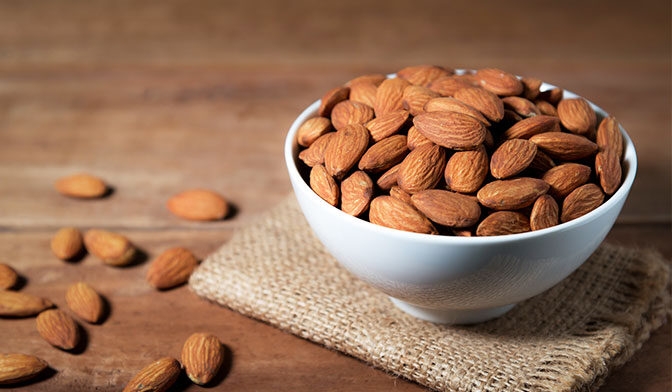 با خوردن چند عدد بادام در روز، چه اتفاقی در بدن می‌افتد؟!