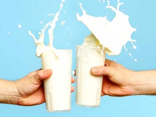 15 فایده نوشیدن شیر