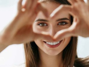 ۱۵ ماده غذایی برای تقویت چشم