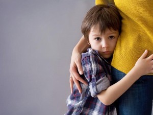 چگونه به کودکی که اضطراب دارد کمک کنیم؟