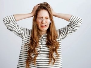گریه هنگام عصبانیت؛ علت، مزایا و معایب، روش مدیریت آن