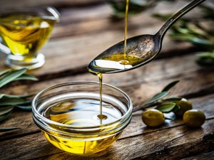 روغن زیتون در برابر روغن کانولا؛ کدام سالم‌تر است؟