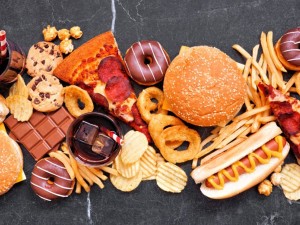 ۱۲ غذا و نوشیدنی مضر برای افراد مبتلا به تری گلیسیرید بالا