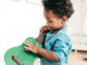 آیا موسیقی می‌تواند باعث باهوش‌تر شدن کودک شما شود؟