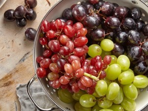 6 فایده خوردن انگور در تابستان