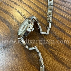 ساعت زنجیری  زنانه و‌دخترانه نقره ای برند گس guess