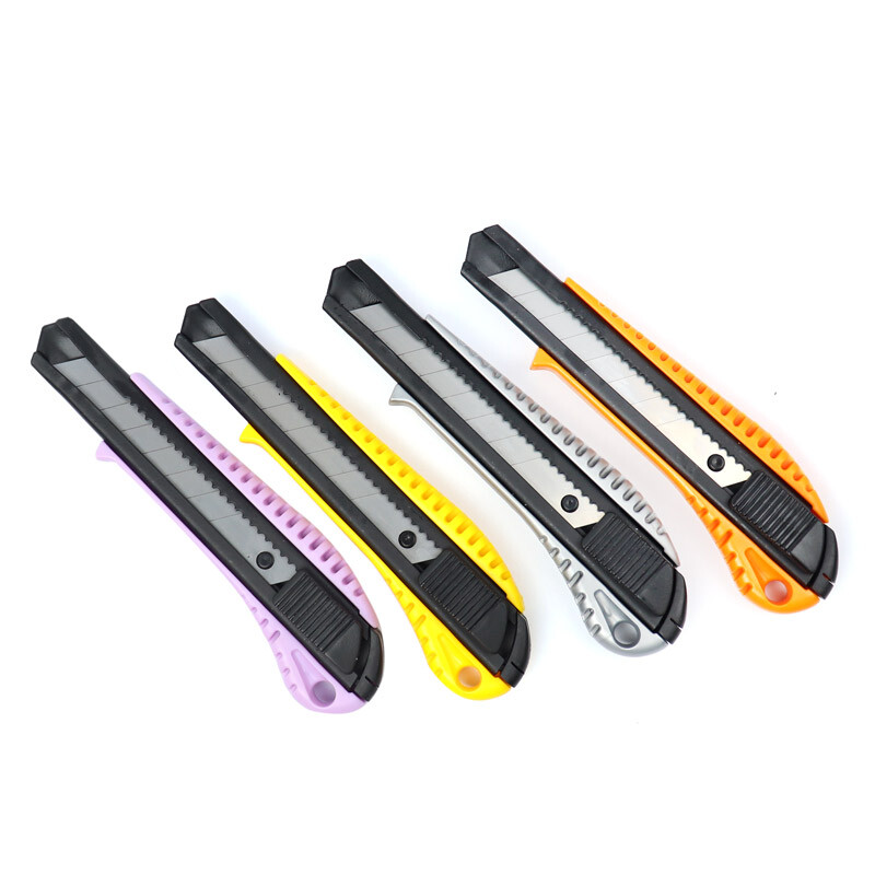 کاتر پلاستیکی تویو Toyo 18mm