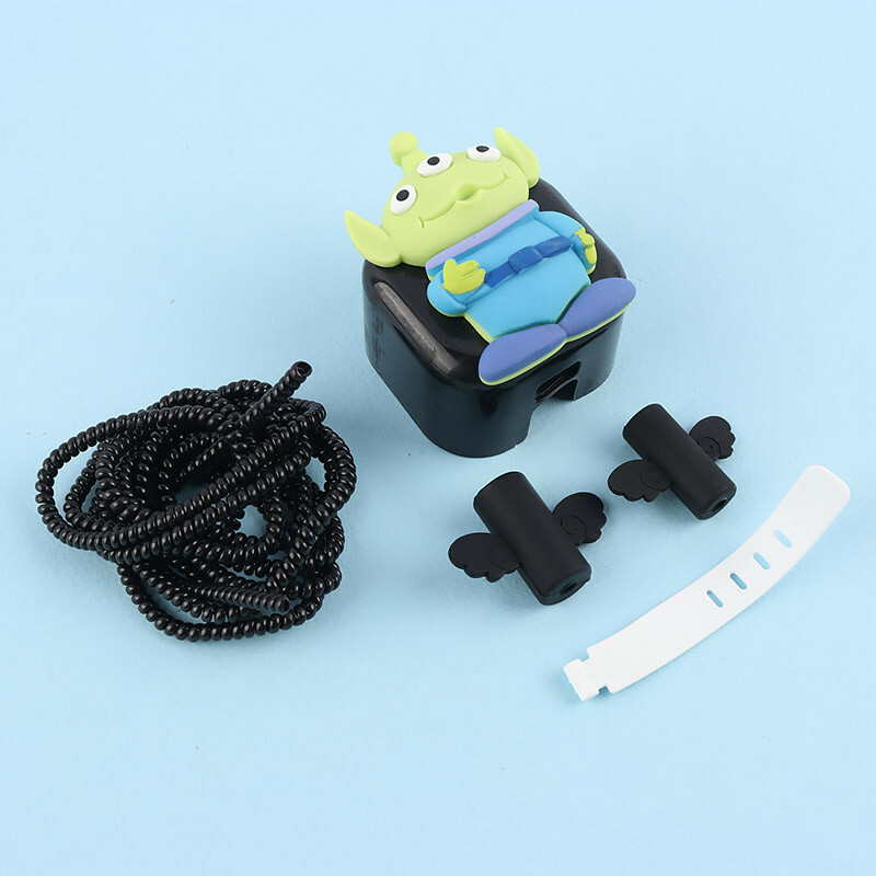 ست محافظ کابل و کلگی شارژر آیفون طرح آدم فضایی