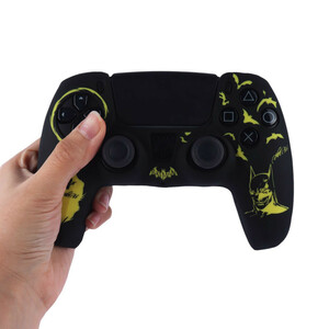 روکش دسته بازی PS5 طرح Batman زمینه مشکی زرد