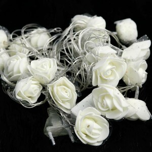 ریسه طرح گل فومی سفید آفتابی طول 3.5 متر