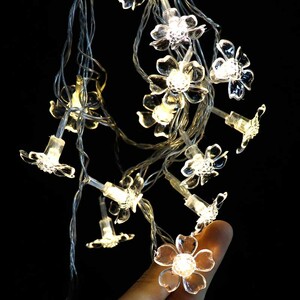 ریسه طرح گل یاس 28 لامپ آفتابی طول 3 متر