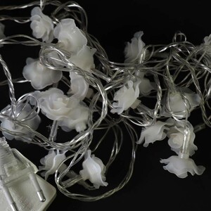 ریسه طرح گل رز 28 لامپ آفتابی طول 4 متر