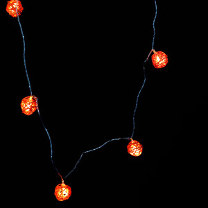 ریسه طرح گوی چوبی نارنجی 10 لامپ آفتابی طول 2.5 متر